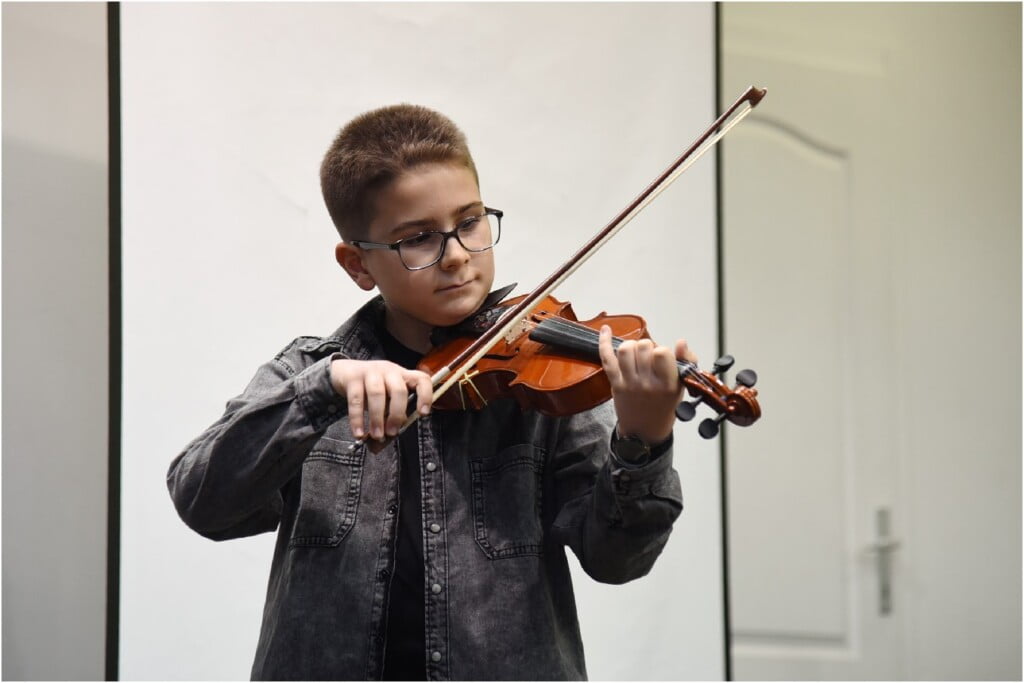 Традиционален Новогодишен концерт на Државното музичко училиште 37 Државното музичко училиште 33