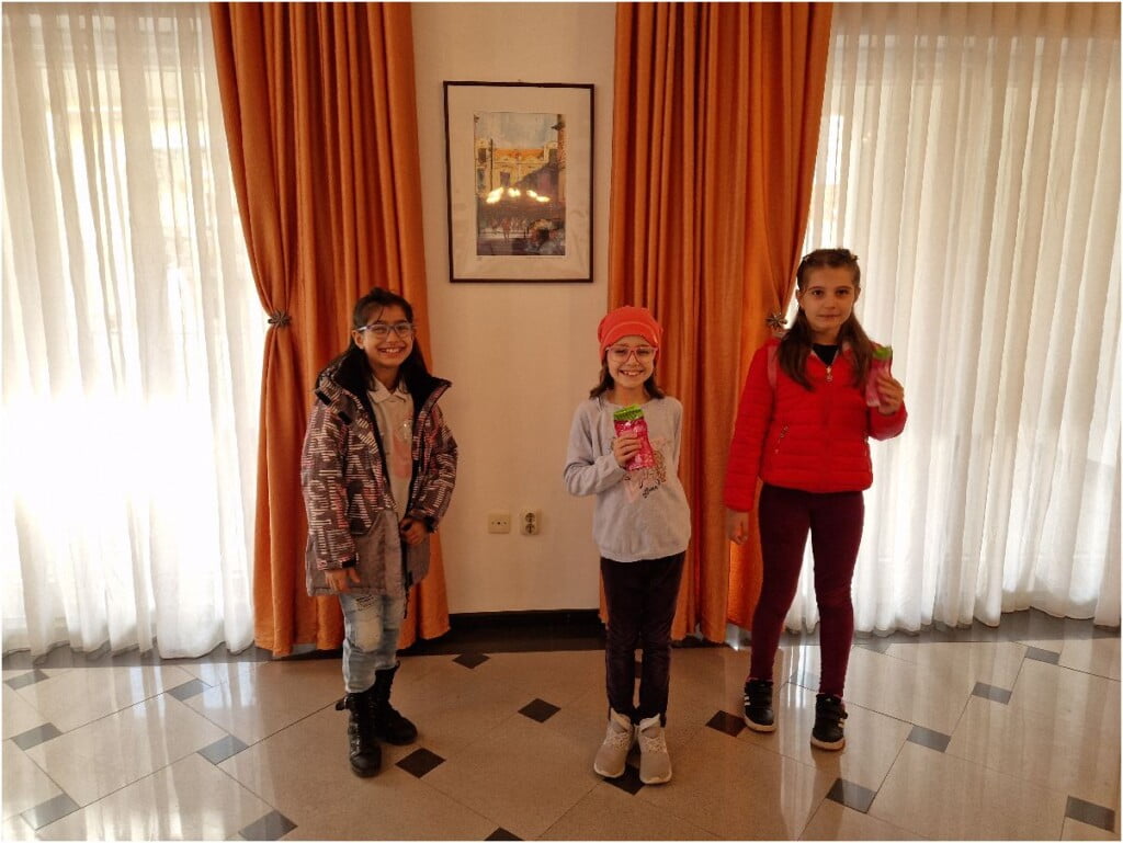 Најмладите членови на ДЛС „Свети Кирил и Методиј“ Битола во посета на Генералниот Конзулат на Грција во Битола 6 монмартр грчки конзулат 2