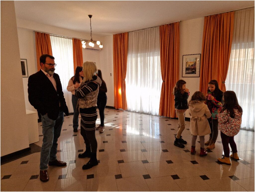 Најмладите членови на ДЛС „Свети Кирил и Методиј“ Битола во посета на Генералниот Конзулат на Грција во Битола 8 монмартр грчки конзулат 9