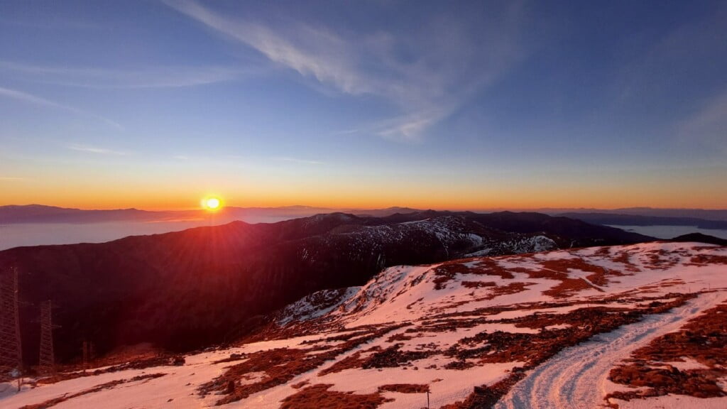Први на први - планинарите од Пелистер уживаа во првото изгрејсонце во 2023 година 11 први 17