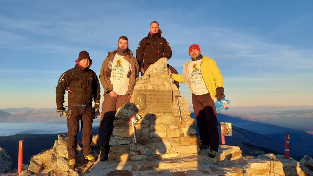 Први на први - планинарите од Пелистер уживаа во првото изгрејсонце во 2023 година 18 први 6