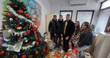Голема хуманитарна акција на учениците од градежно-архитектонската струка од СОУ „Таки Даскало“ за децата без родители 1 r25IQAEAAAAAAAAAAPBsJkgAAauTjWAAAAAASUVORK5CYII=