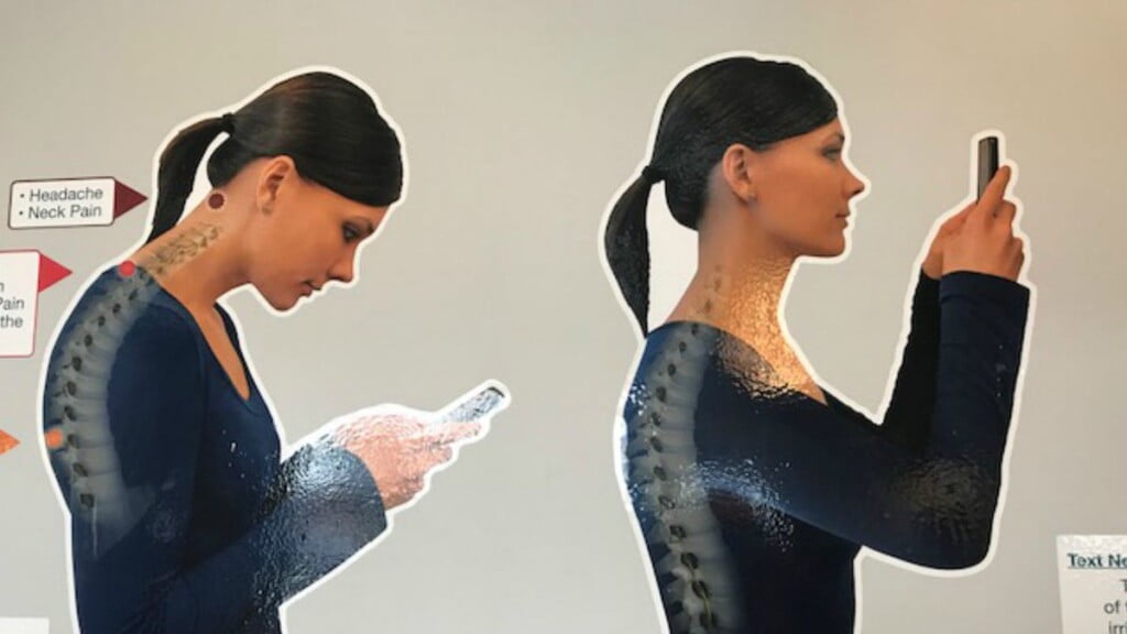 Заради технологијата, вратовите ни висат и имаат се повеќе брчки 4 tech neck