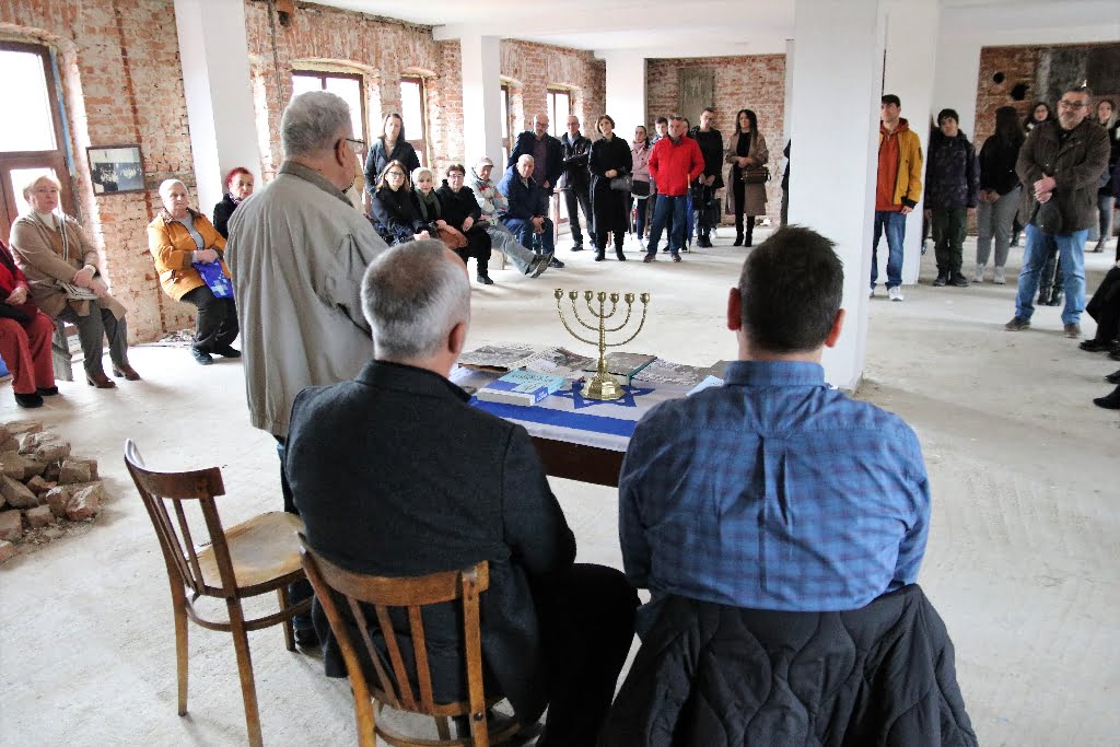 Трага за животот на Евреите во Битола - одблиску со Зоран Ѓорѓиев, автор на книгата „Траги од еврејското наследство во Битола“ 6 kniga evrei 3