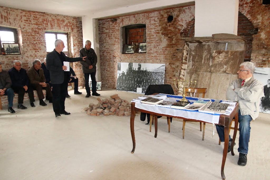 Трага за животот на Евреите во Битола - одблиску со Зоран Ѓорѓиев, автор на книгата „Траги од еврејското наследство во Битола“ 7 kniga evrei 6