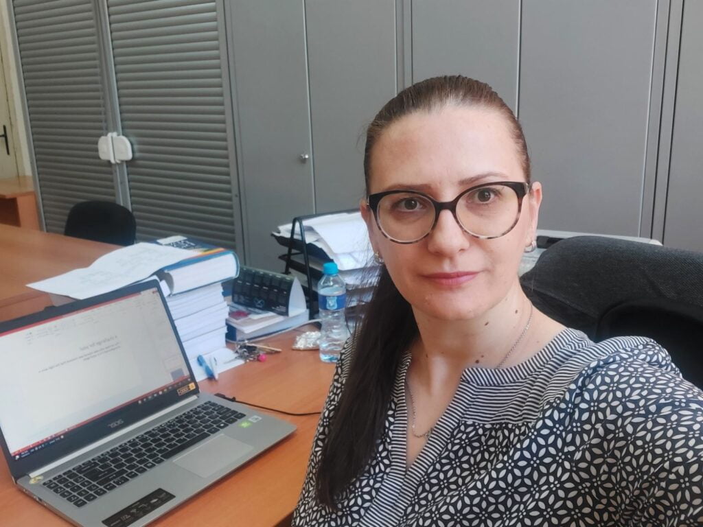 „Скокнав од работ на совеста и нурнав во вртлогот на забрзаниот крвоток“ – денот на поезијата го одбележуваме со стиховите на Силвана Нешковска 12 viber image 2023 03 21 08 48 02 908