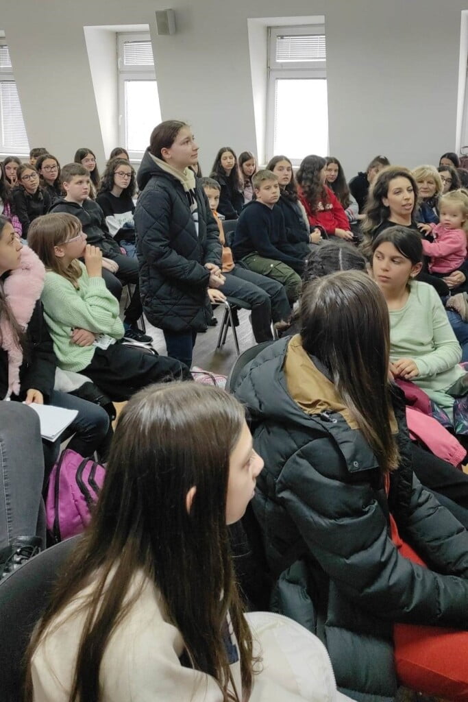 Како до поголема самодоверба кај учениците 6 339449428 777017103993292 4467041428626520908 n