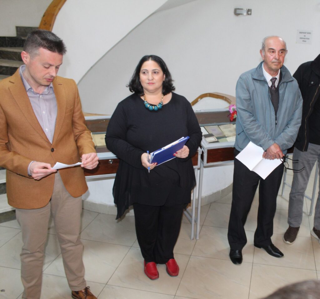 Изложба на 100 книги, стари 100 години во битолската библиотека 4 343182977 790484842682553 5528239317167639246 n