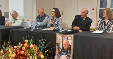 Трибина ,,За Костов” во чест на одбележувањето на 63 годишнината од формирањето на Македонското научно друштво-Битола 2 r25IQAEAAAAAAAAAAPBsJkgAAauTjWAAAAAASUVORK5CYII=