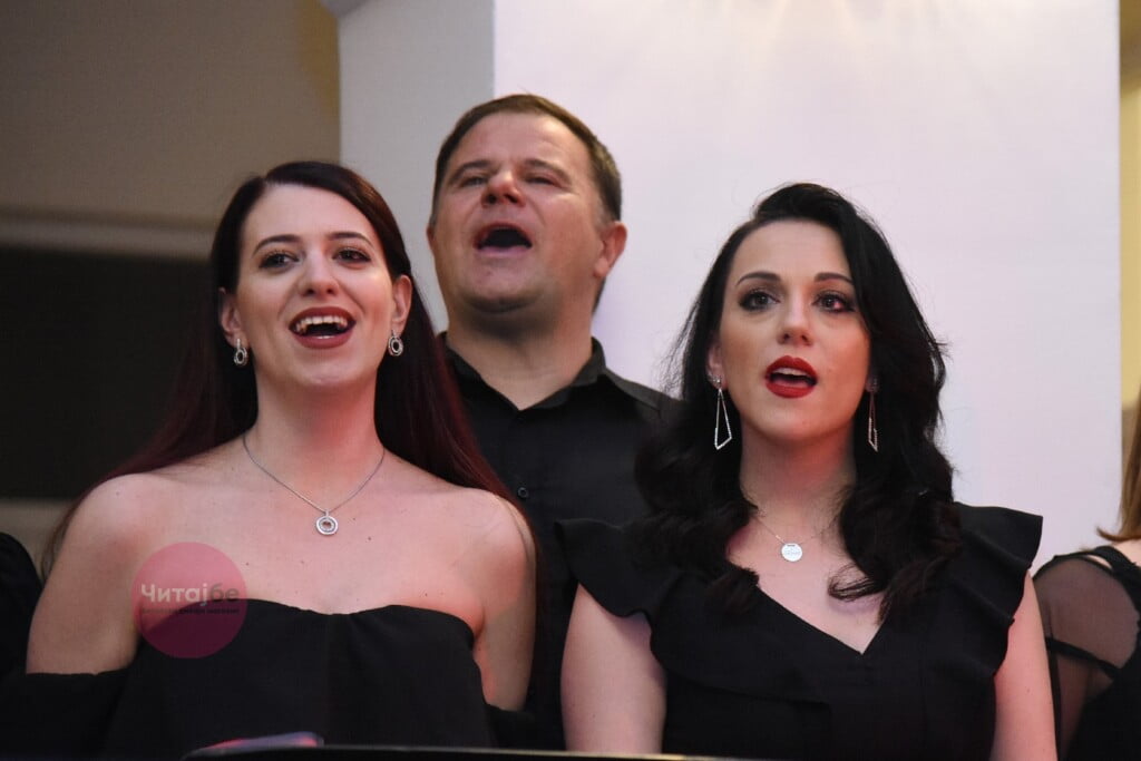 Со хуманитарен концерт, поп рок хорот "BitVox" одбележа една година постоење 5 хор 4