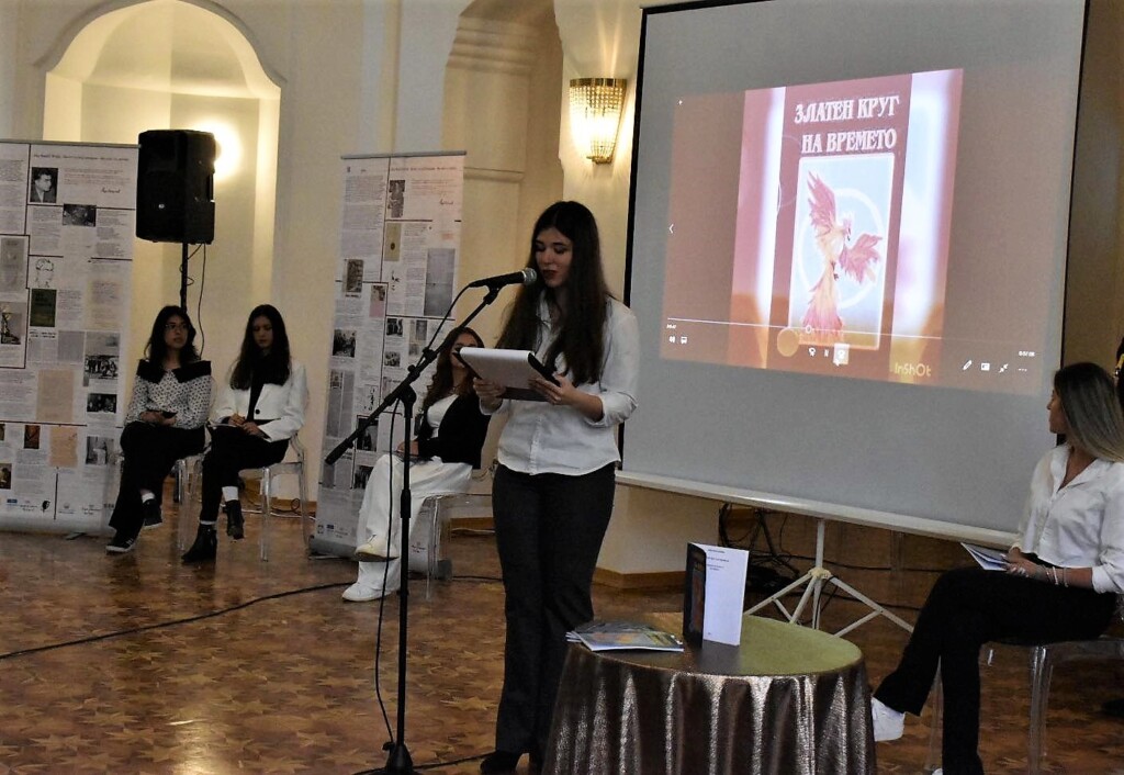 Книга со препеви на песни од Ацо Шопов - „Златен круг на времето” од битолските гимназијалци 5 346801182 630390075661757 3949926449424752552 n