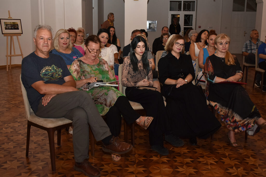 Изложбата „Последните селани“ - уловена убавина пред да исчезне 6 355693948 277450808105170 3324916028112029369 n