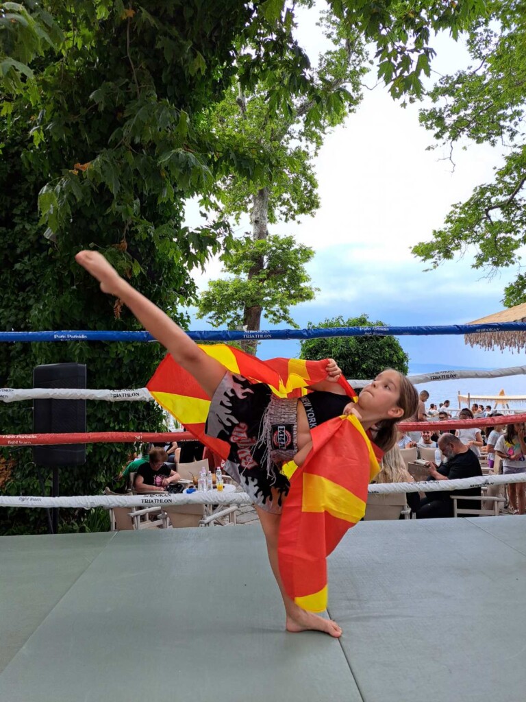 IMG 3d67ce8a75d141355de3170746b9d9a0 V