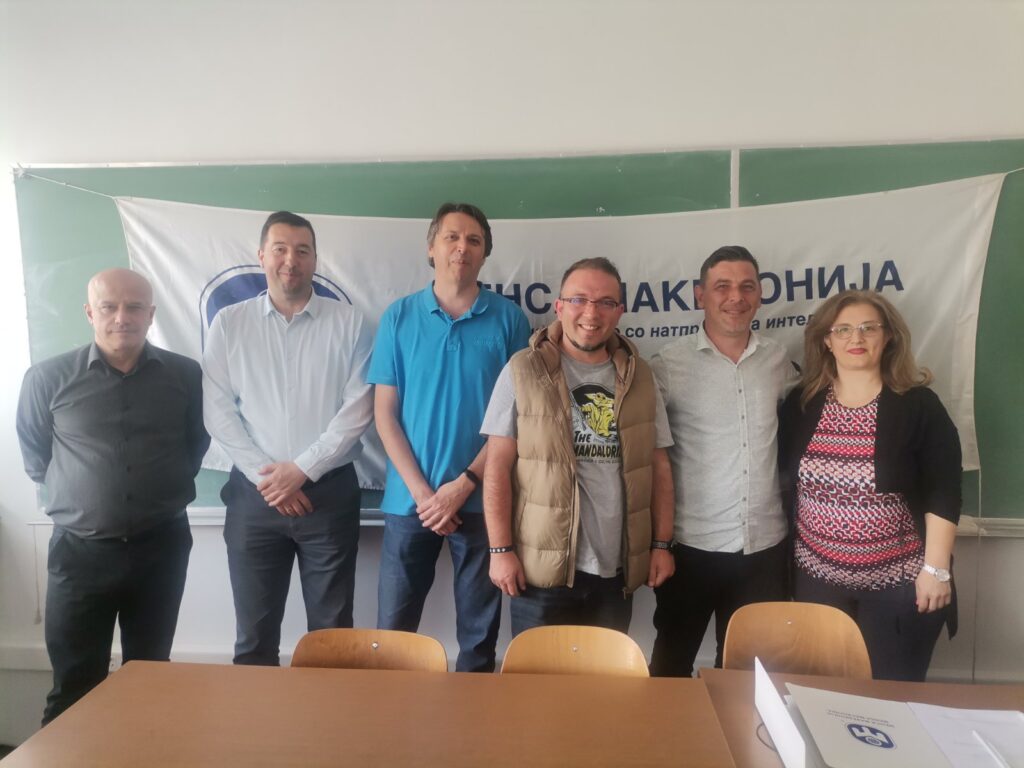 Интервју со битолчаните Кристијан Јанков и Љупчо Мојсовски - дел од новиот Управен одбор на Менса Македонија 5 IMG cb05ffc53c6d79875074af738f812779 V