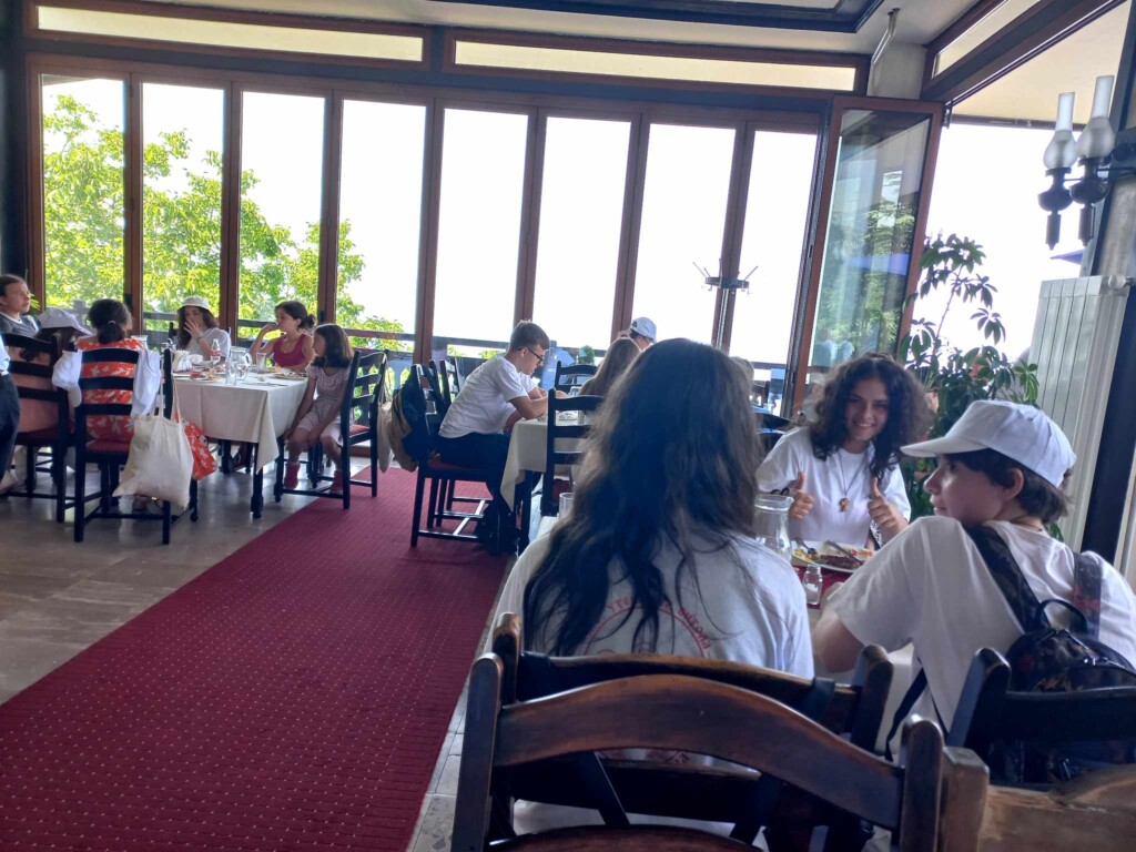 20-тина деца од неколку градови од Македонија дел од Летниот камп по Веронаука во манастирскиот комплекс Св.Петка во с.Велгошти 20 356959497 3186830354940326 7462641621669287940 n