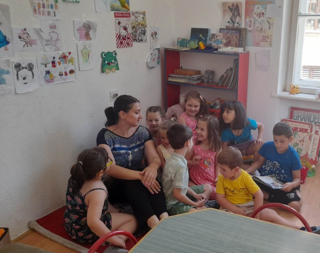 Другарувајте со книгата во овие летни горештини 5 360088620 674754524693535 5138562408729829319 n