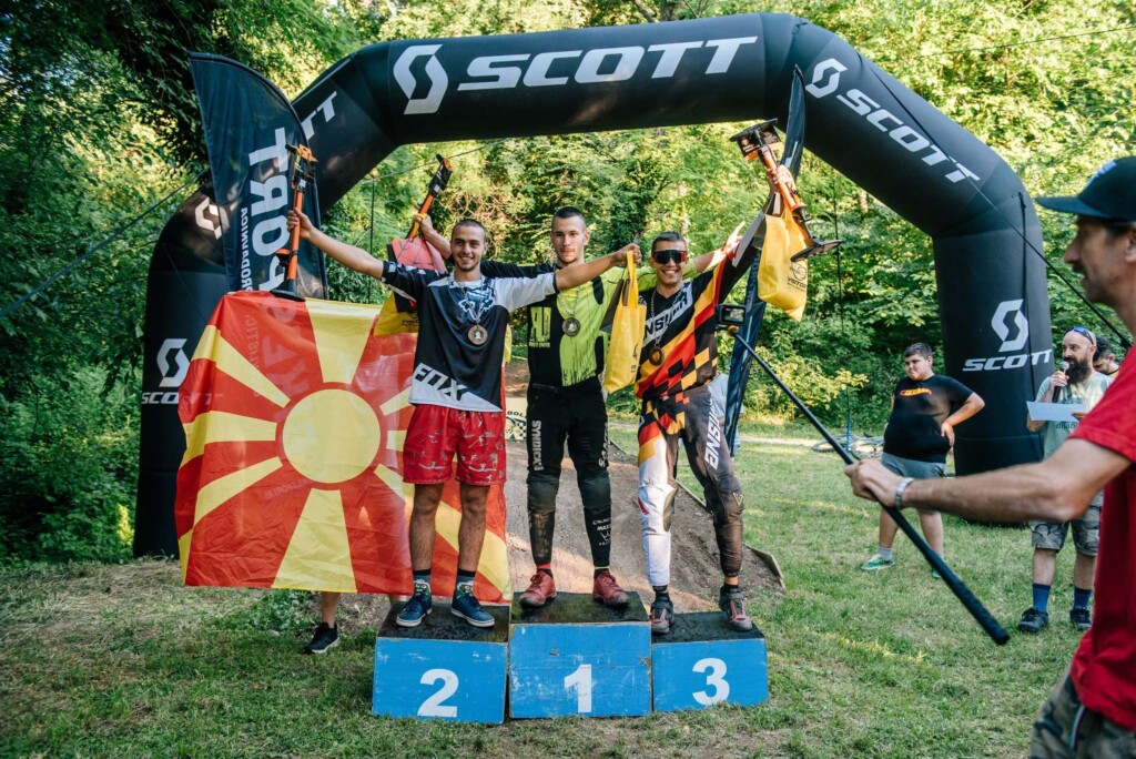 Второ место за Илија Ѓеоргиевски од Битола на меѓународната даунхил трка „Rolling Stones 2023“ во Нишка Бања, Србија 3 kiflata