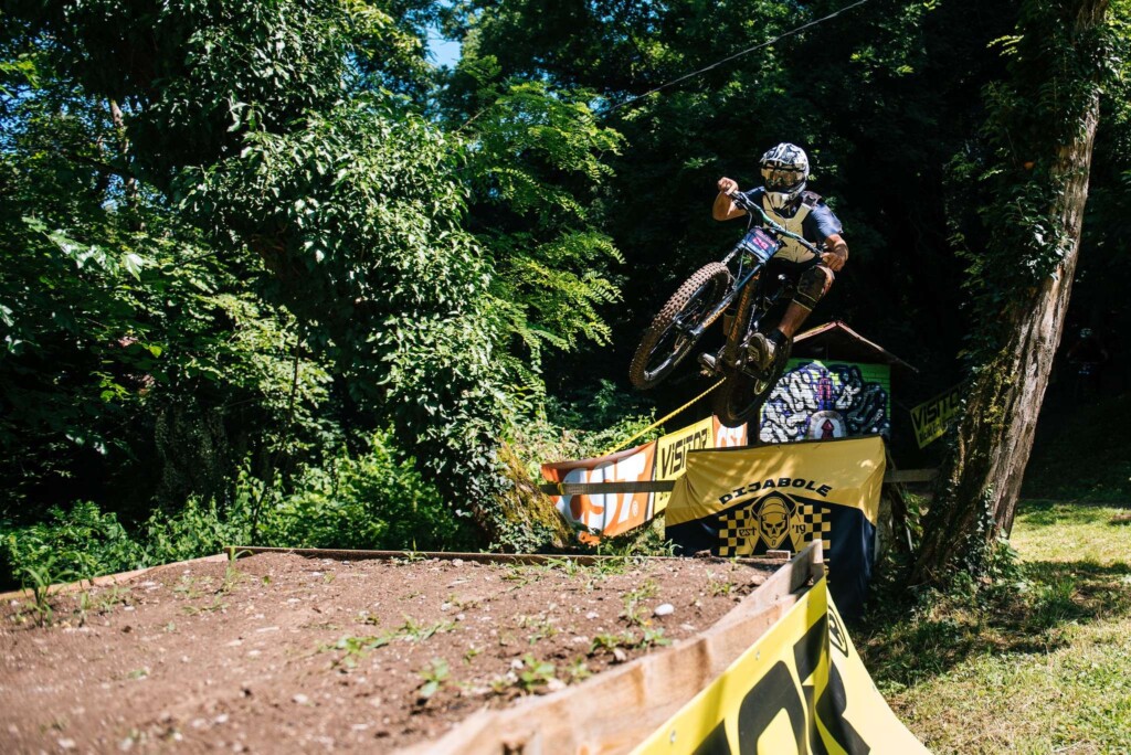 Второ место за Илија Ѓеоргиевски од Битола на меѓународната даунхил трка „Rolling Stones 2023“ во Нишка Бања, Србија 6 kiflata 4