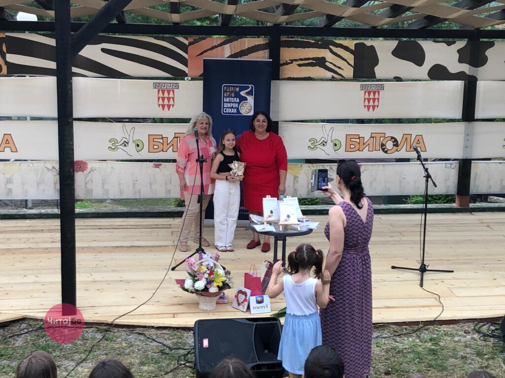 Нешат секогаш ќе биде тука преку неговите „Нешадизми“ - неговото семејство ја промовираше книгата „Мисловни патеки“ 15 mislovni pateki nesat 13