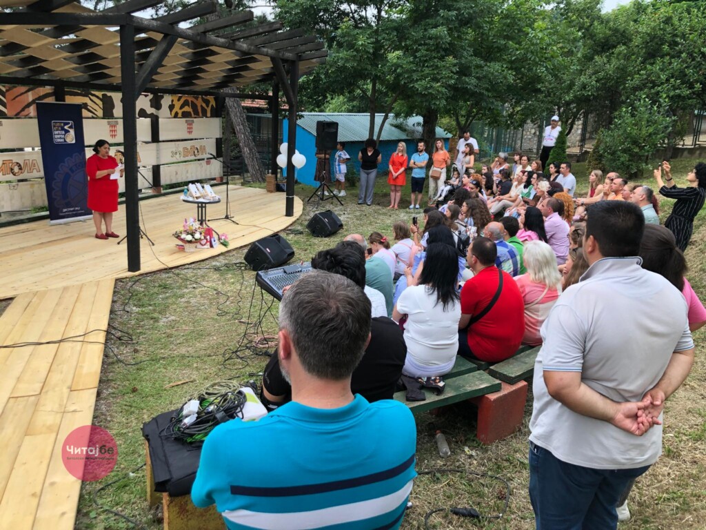 Нешат секогаш ќе биде тука преку неговите „Нешадизми“ - неговото семејство ја промовираше книгата „Мисловни патеки“ 8 mislovni pateki nesat 14