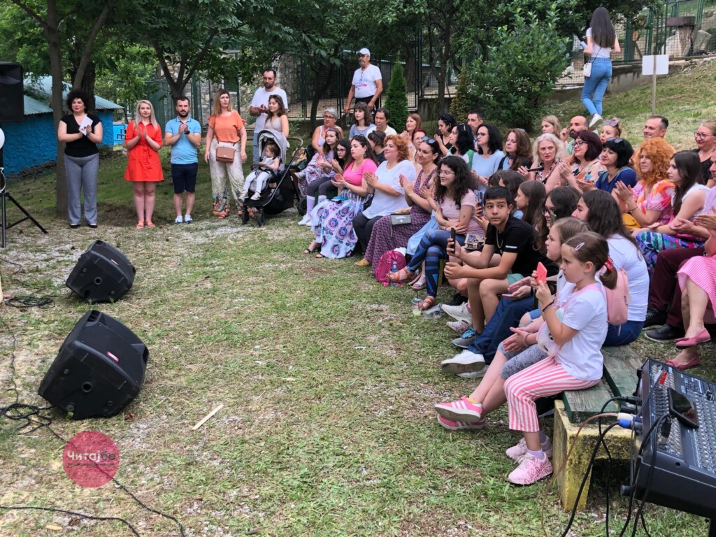 Нешат секогаш ќе биде тука преку неговите „Нешадизми“ - неговото семејство ја промовираше книгата „Мисловни патеки“ 14 mislovni pateki nesat 8