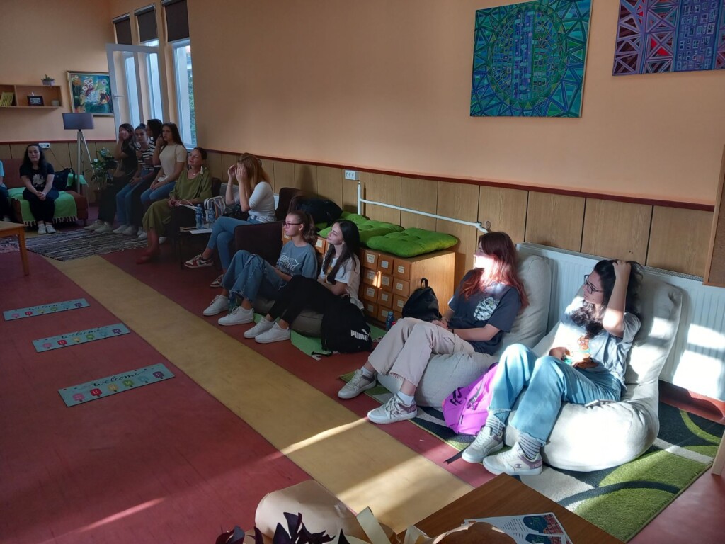 Втора работилница за слем поезија 7 381052517 715586750610312 8839919527927416626 n