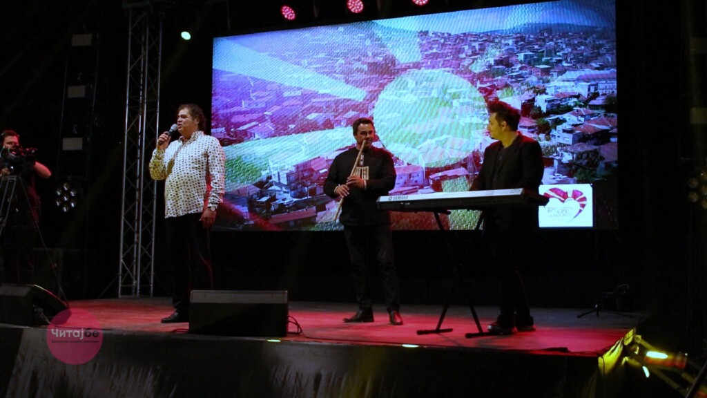 „Македонијо во срце те носиме“ синоќа во Битола - Битолската коњаница Галоп ги развеа знамињата 18 bitolska konjanica 11