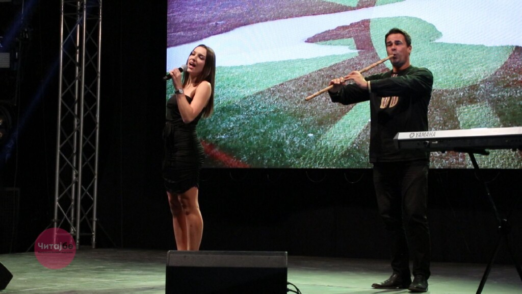 „Македонијо во срце те носиме“ синоќа во Битола - Битолската коњаница Галоп ги развеа знамињата 30 bitolska konjanica 16