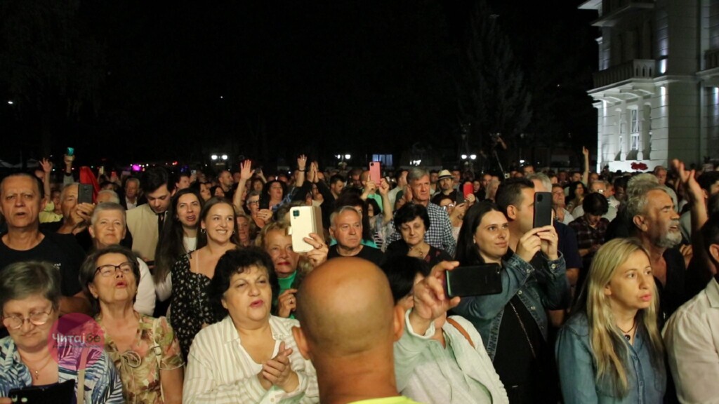 „Македонијо во срце те носиме“ синоќа во Битола - Битолската коњаница Галоп ги развеа знамињата 21 bitolska konjanica 17