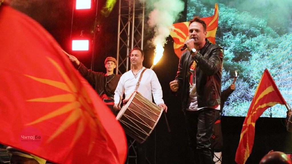 „Македонијо во срце те носиме“ синоќа во Битола - Битолската коњаница Галоп ги развеа знамињата 8 bitolska konjanica 3