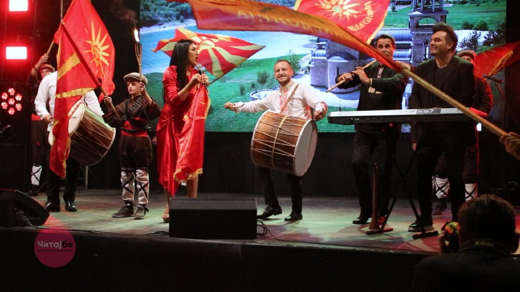 „Македонијо во срце те носиме“ синоќа во Битола - Битолската коњаница Галоп ги развеа знамињата 13 bitolska konjanica 35