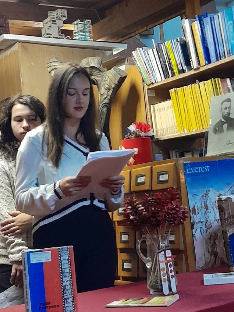 „Ние и револуцијата“ –рецитал на учениците од Гимназијата „Јосип Броз –Тито“ - Битола 8 гимназија Јосип Броз –Тито 6