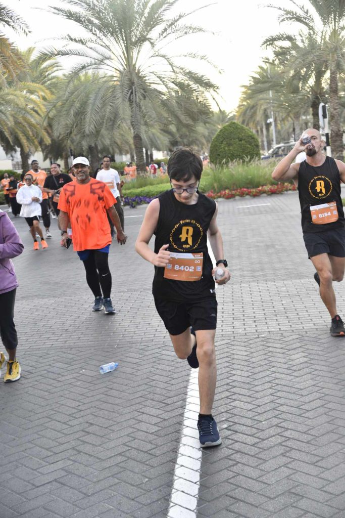 Чурино со својот 12-годишен син Марко трчаа на еден од најпрестижните маратони во Оман и регионот 7 422660982 860671152480592 5610171500040766736 n