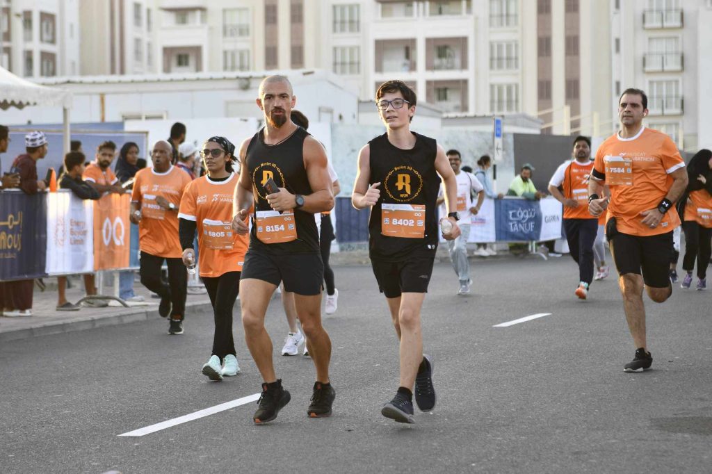 Чурино со својот 12-годишен син Марко трчаа на еден од најпрестижните маратони во Оман и регионот 6 422667529 767386121449017 8474191262622904774 n