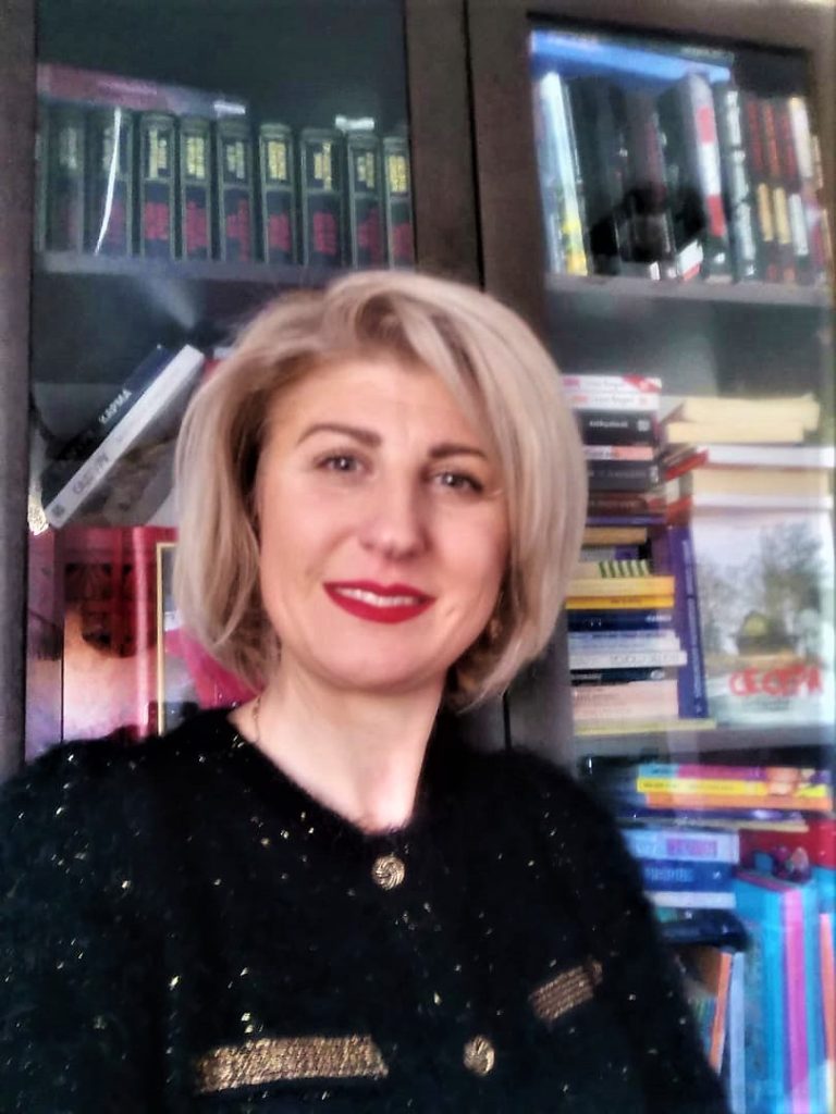 Без посветеност, наставникот е само марионета со бесцелна улога - интервју со Весна Аврамовска Димитровска, одделенски наставник 4 vesna