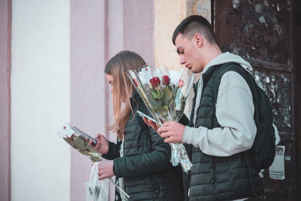 Цвеќиња и широки насмевки низ Битола - осмомартовска разгледница на Ивона Кочов 34 8 mart bitola 35