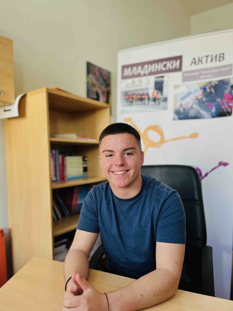 Идните средношколци на Гимназијата „Јосип Броз – Тито“ треба да знаат дека ќе учат во најдоброто училиште во Битола – интервју со Мартин Кочишки 4 viber image 2024 03 31 20 29 39 020