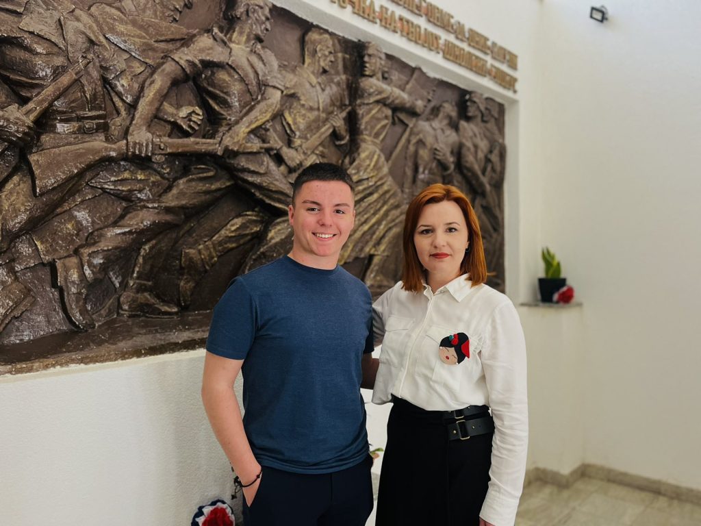 Идните средношколци на Гимназијата „Јосип Броз – Тито“ треба да знаат дека ќе учат во најдоброто училиште во Битола – интервју со Мартин Кочишки 9 viber image 2024 03 31 20 29 40 680