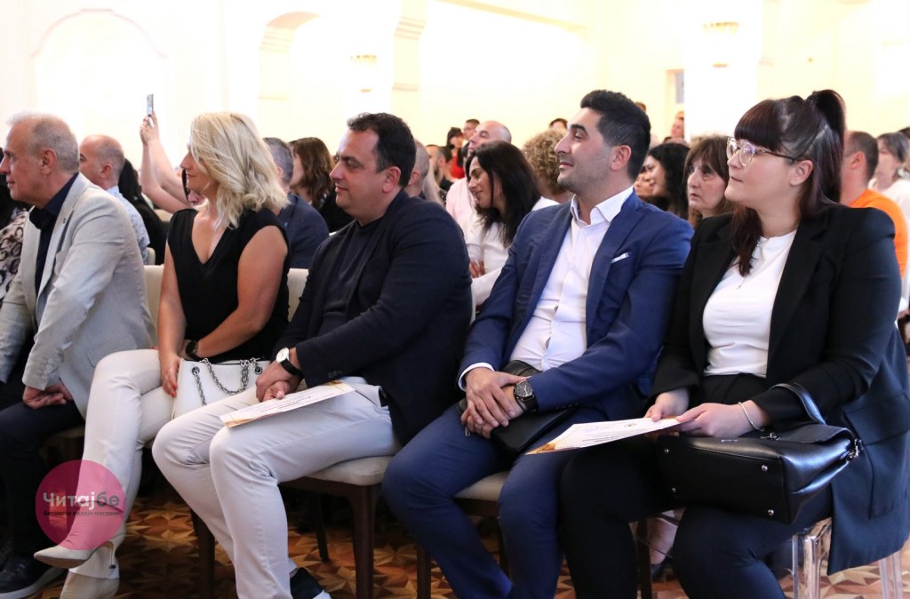 80 години ООУ „Коле Канински“ Битола - доделени признанија и пофалници, присуствуваше и семејството Канински 30 kole kaninski 28