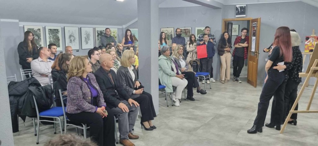 Уметницата Марина Абрамовиќ инспирација за матурантите од СОУ „Таки Даскало“ - Битола 7 viber image 2024 05 16 00 48 05 087