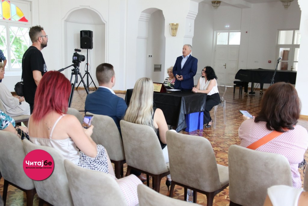 Мартин Николовски добитник на наградата за новинарство Тоде Петрески 5 martin nagrada 3