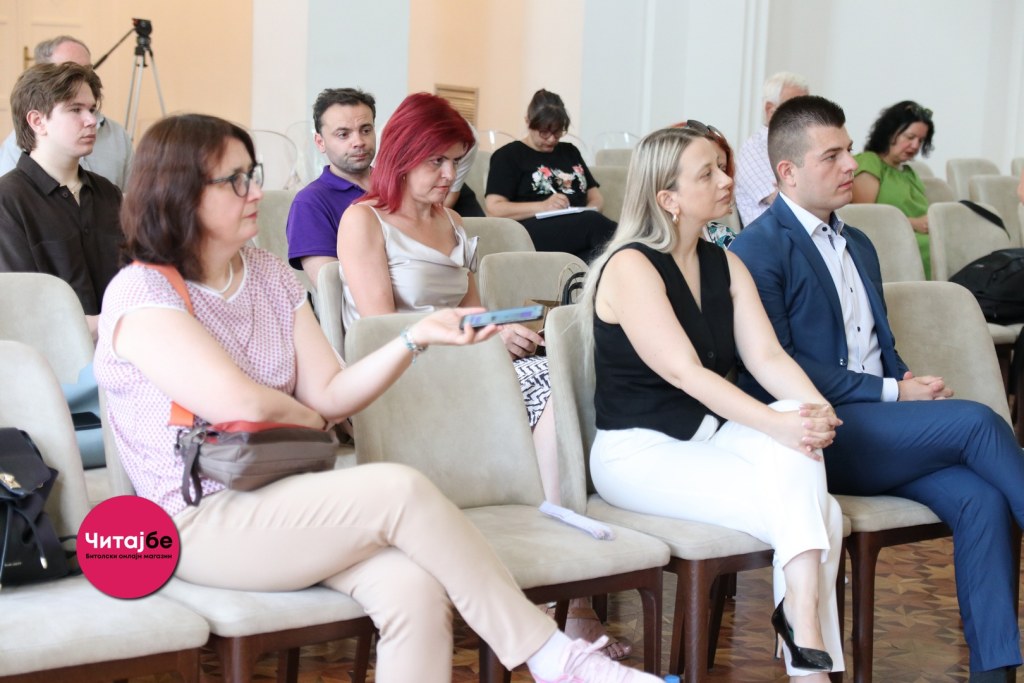 Мартин Николовски добитник на наградата за новинарство Тоде Петрески 6 martin nagrada 4