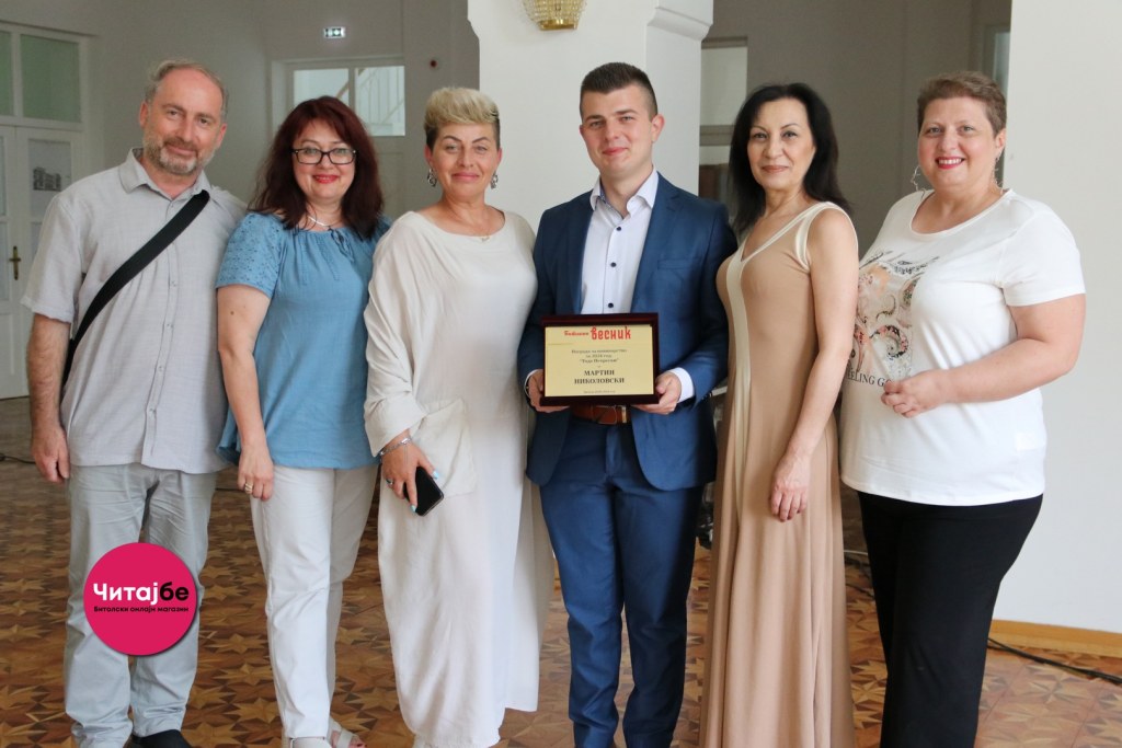 Мартин Николовски добитник на наградата за новинарство Тоде Петрески 11 martin nagrada 7