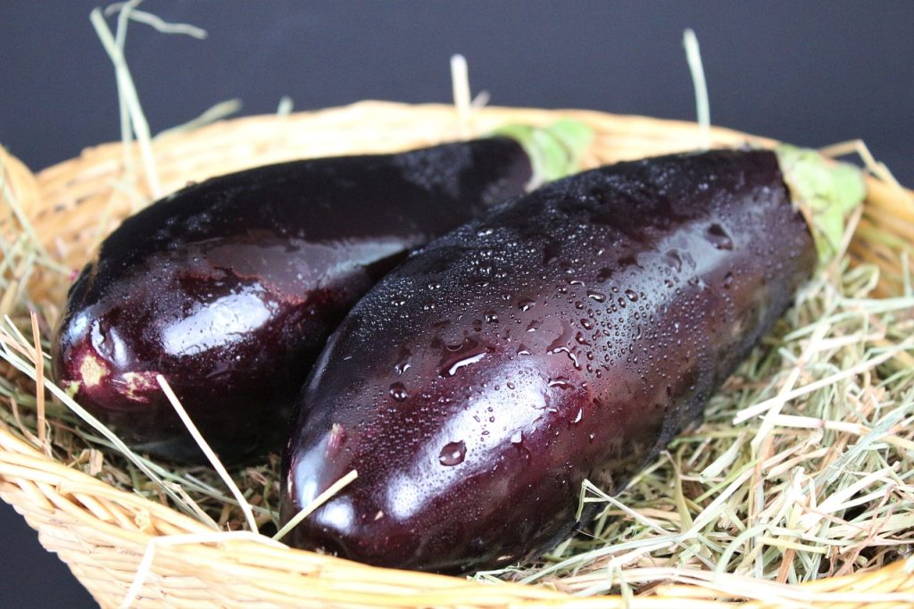 Модриот патлиџан и сите негови лековити својства 3 eggplant 4805350 1280