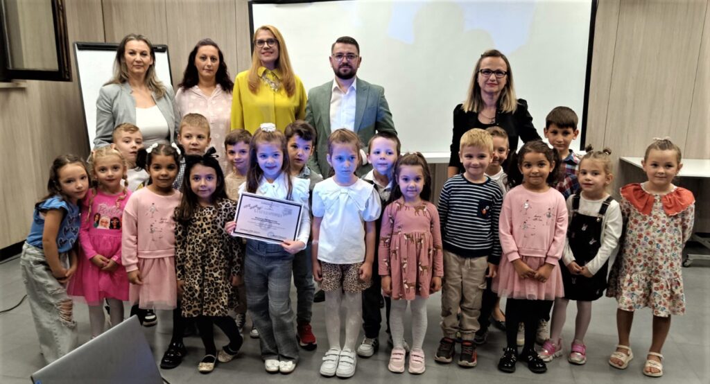Здружението „Секвенца“ од Битола ги промовираше „Песничките на баба и дедо“ 7 naslovna sekvenca