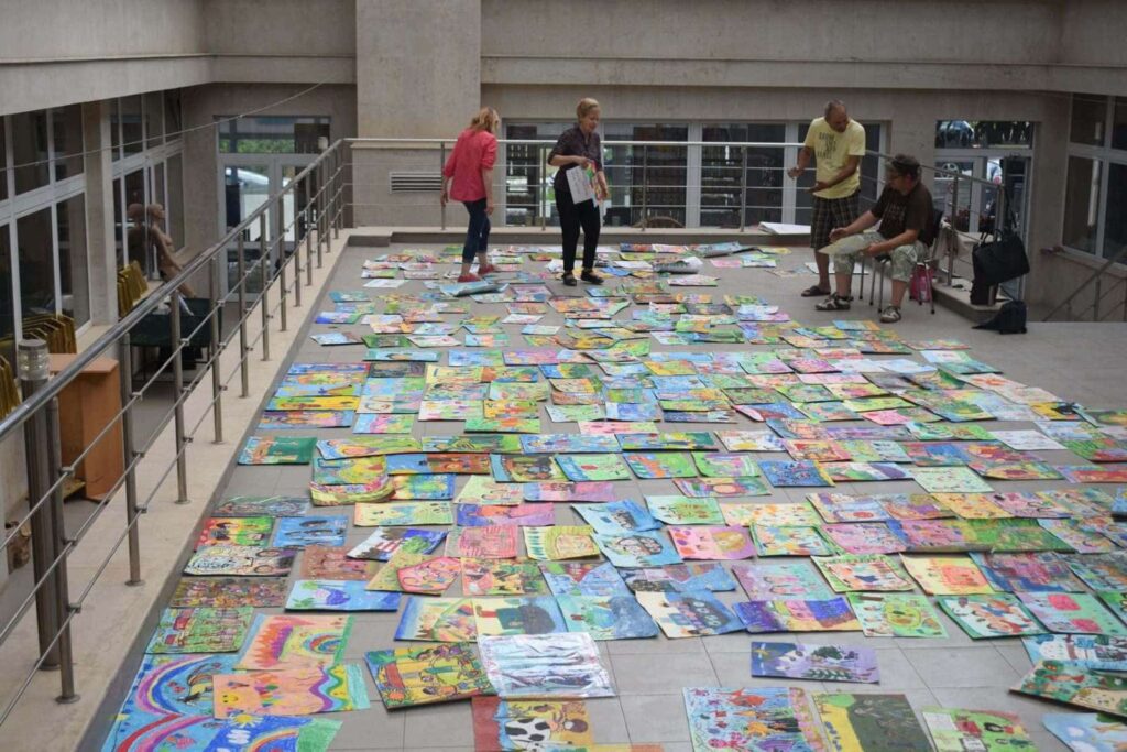 Сребро, бронза и Почесна награда од Детскиот ликовен конкурс „Мал зограф" во Софија за три ученички на ДЛС „Свети Кирил и Методиј" Битола 3 viber image 2024 09 22 10 29 31 534