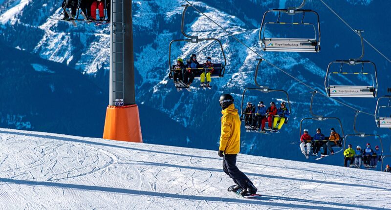 snowboarding 4763731 1280