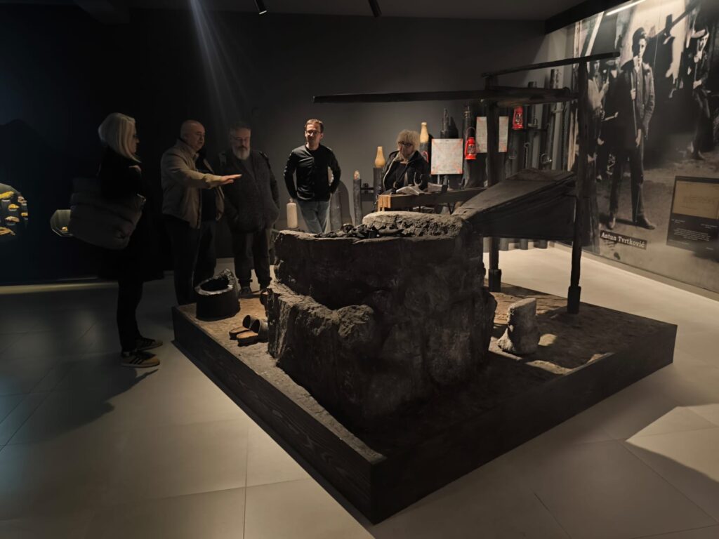 ДЛС „Свети Кирил и Методиј" Битола со прва изложба во Босна и Херцеговина под наслов „Битолски Монмартр во Кисељак" 26 viber image 2024 11 18 10 07 47 665