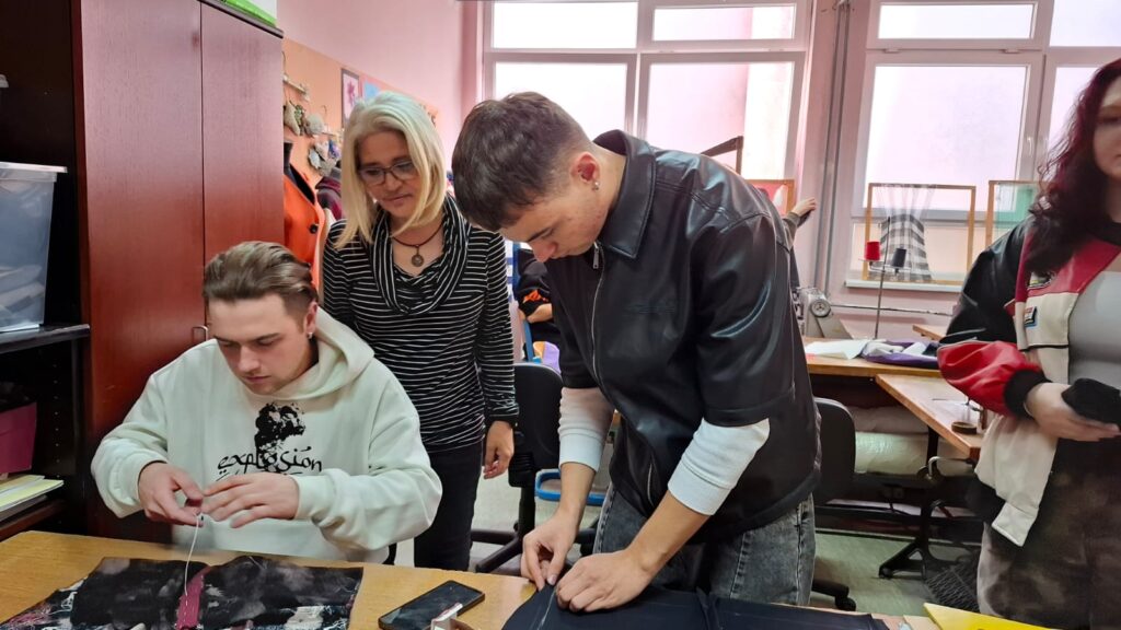 ДЛС „Свети Кирил и Методиј" Битола со прва изложба во Босна и Херцеговина под наслов „Битолски Монмартр во Кисељак" 9 viber image 2024 11 18 10 07 47 695