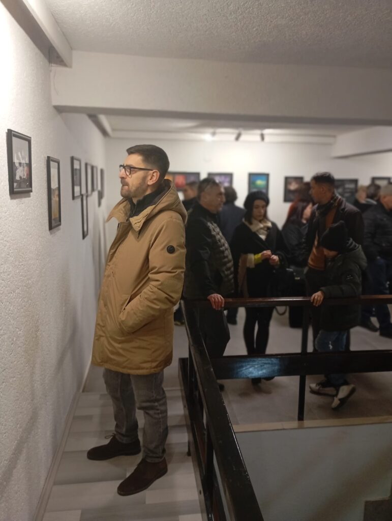 „Течни денови" - Прва самостојна изложба на Билјана Толевска Наумовска 5 122